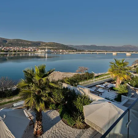 Villa Seaside By Brown *