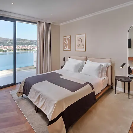 Seaside By Brown Villa