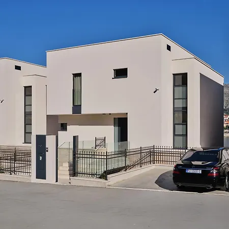 Villa Seaside By Brown *
