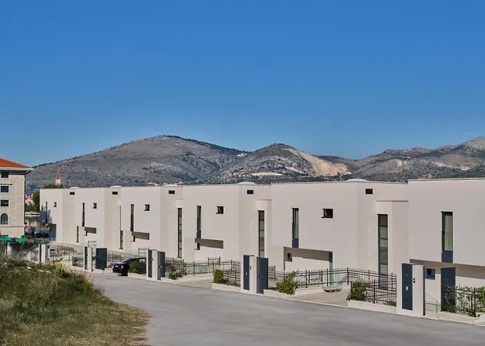 Seaside By Brown Vila