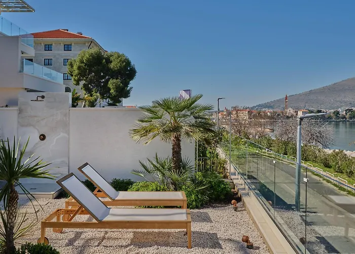 Seaside By Brown * Trogir