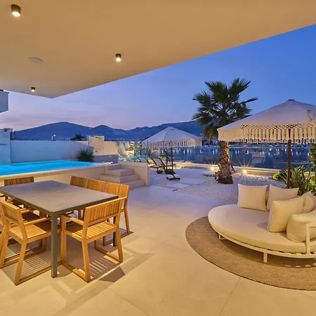 Villa Seaside By Brown *
