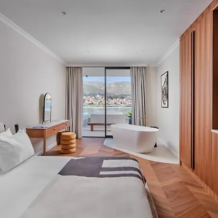 Seaside By Brown Villa