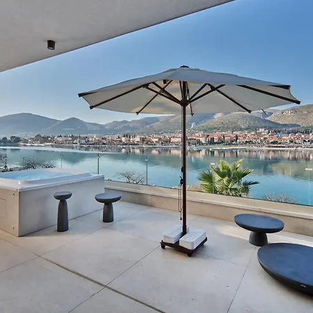 Villa Seaside By Brown *