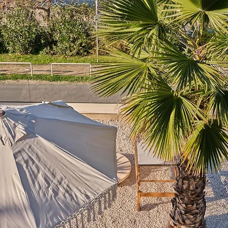 Seaside By Brown Villa