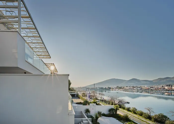 Villa Seaside By Brown *