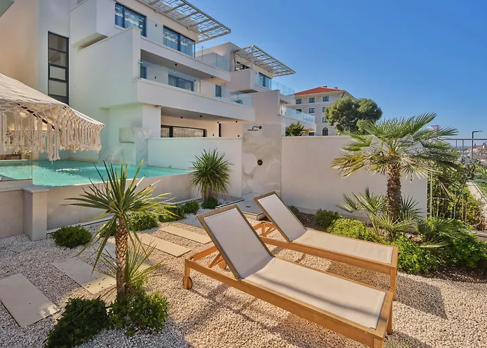 Seaside By Brown Villa