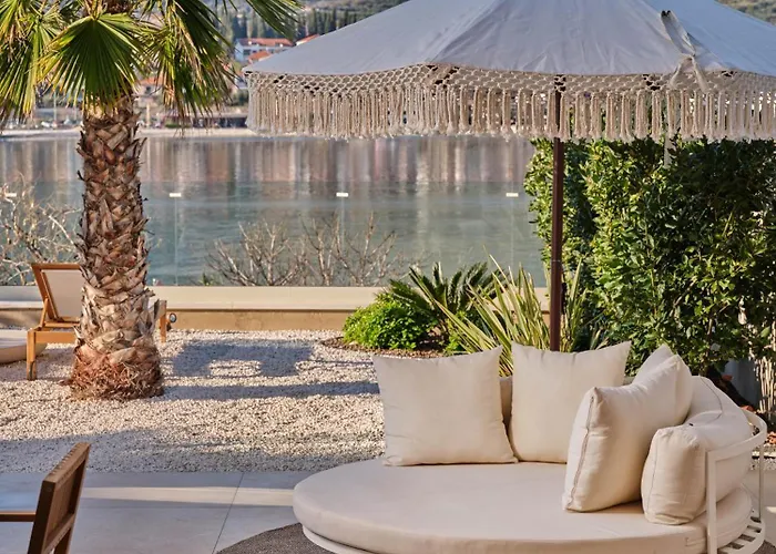 Villa Seaside By Brown *