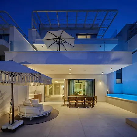 Seaside By Brown Vila *