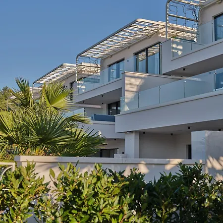 Seaside By Brown *